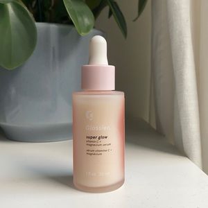 Glossier Super Glow Vitamin C + Magnesium Serum